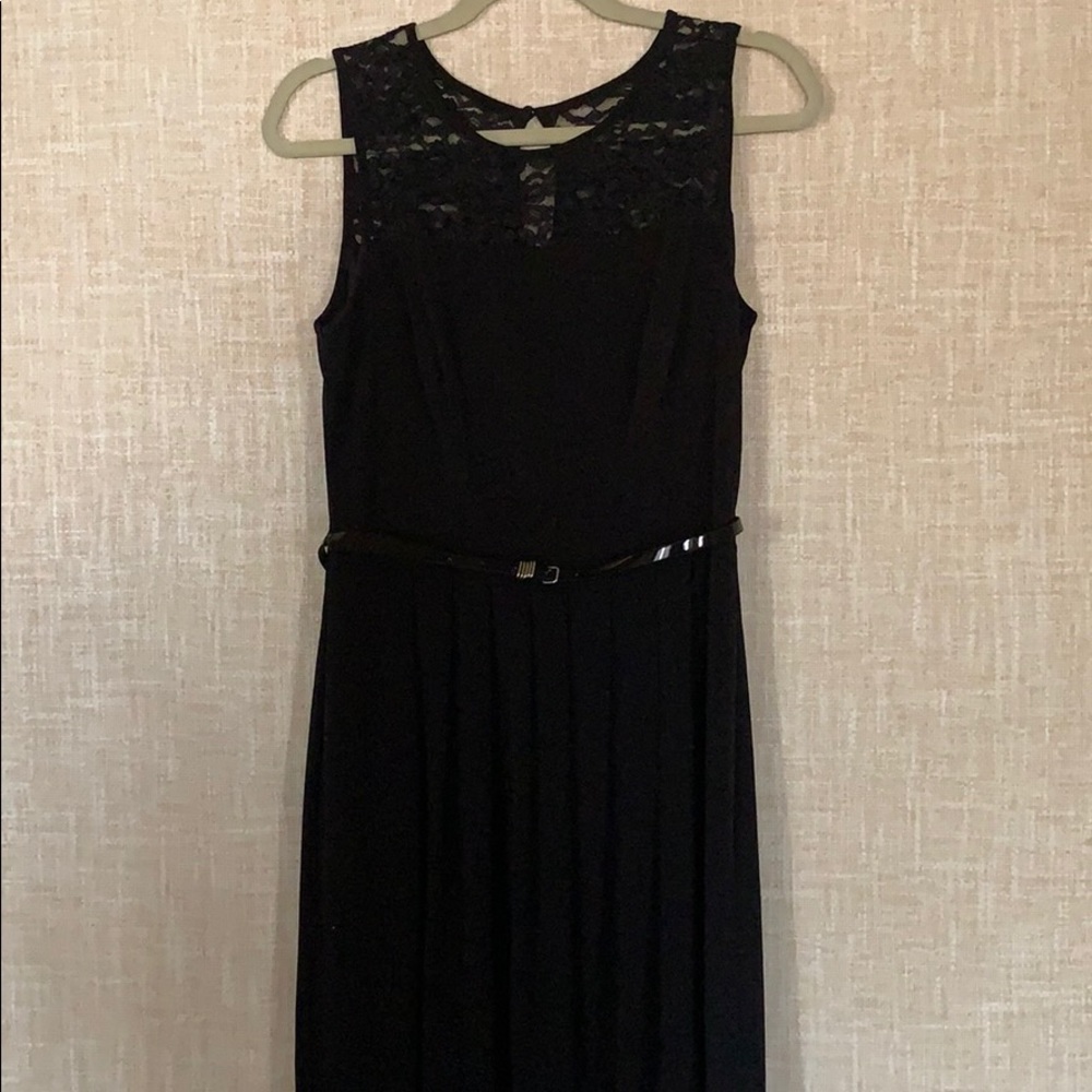 Women’s Sleeveless Floral Lace Dress